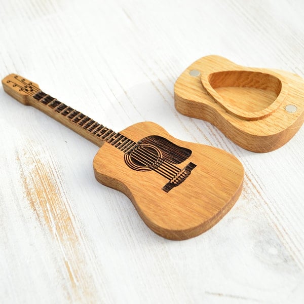 🔥Mini Cute Edition Wooden Guitar Plectrum Case