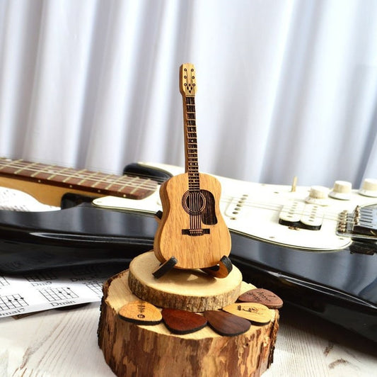 🔥Mini Cute Edition Wooden Guitar Plectrum Case